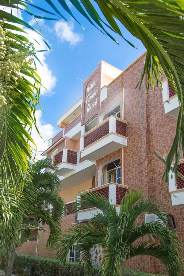 איסלה מוחרס Hotel Francis Arlene Adults Only מראה חיצוני תמונה