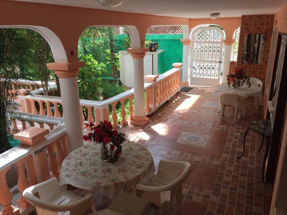 איסלה מוחרס Hotel Francis Arlene Adults Only מראה חיצוני תמונה